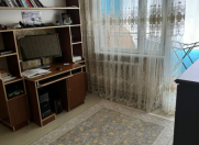 Satılır 4 otaqlı 100 m2 köhnə tikili Əhmədli m.
