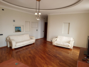 İcarəyə verilir 5 otaqlı 150 m2 köhnə tikili Sahil m.