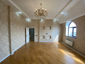 Satılır 3 otaqlı 120 m2 yeni tikili Memar Əcəmi m.