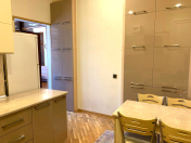 Satılır 4 otaqlı 115 m2 köhnə tikili Sahil m.