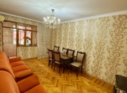 Satılır 3 otaqlı 80 m2 köhnə tikili Memar Əcəmi m.