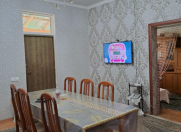 İcarəyə verilir 3 otaqlı 120 m2 həyət evi Qax