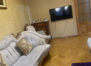 Satılır 4 otaqlı 100 m2 köhnə tikili Xalqlar Dostluğu m.
