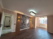 Satılır 3 otaqlı 80 m2 köhnə tikili Xalqlar Dostluğu m.