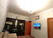 Satılır 2 otaqlı 65 m2 köhnə tikili Memar Əcəmi m.