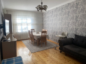 Satılır 3 otaqlı 80 m2 köhnə tikili Xalqlar Dostluğu m.