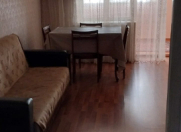 İcarəyə verilir 2 otaqlı 45 m2 köhnə tikili Şah İsmayıl Xətai m.