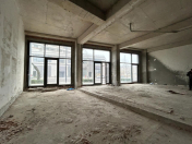 İcarəyə verilir 5 otaqlı 136 m2 obyekt Ağ şəhər