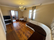 Satılır 2 otaqlı 47 m2 köhnə tikili Xalqlar Dostluğu m.