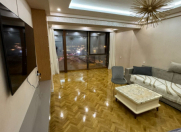 Satılır 4 otaqlı 105 m2 köhnə tikili Elmlər Akademiyası m.