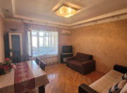 Satılır 2 otaqlı 70 m2 köhnə tikili Əhmədli m.