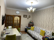 Satılır 2 otaqlı 60 m2 köhnə tikili Memar Əcəmi m.