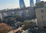 Satılır 3 otaqlı 80 m2 köhnə tikili Yasamal r.