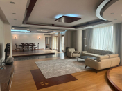 İcarəyə verilir 5 otaqlı 700 m2 yeni tikili Sahil m.