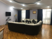 İcarəyə verilir 2 otaqlı 120 m2 yeni tikili Nizami m.