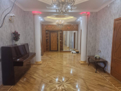 Satılır 5 otaqlı 215 m2 yeni tikili Gənclik m.