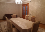 İcarəyə verilir 2 otaqlı 80 m2 köhnə tikili Nəriman Nərimanov parkı