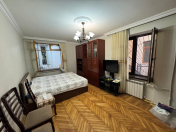 Satılır 1 otaqlı 41 m2 köhnə tikili İnşaatçılar m.