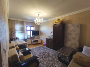 Satılır 2 otaqlı 62 m2 köhnə tikili Neapol dairəsi