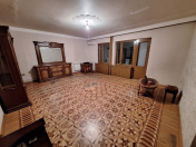 Satılır 3 otaqlı 90 m2 köhnə tikili Gənclik m.