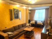 Satılır 3 otaqlı 70 m2 köhnə tikili Gənclik m.