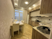 İcarəyə verilir 3 otaqlı 95 m2 yeni tikili Saray