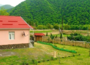 İcarəyə verilir 2 otaqlı 150 m2 həyət evi Qax