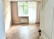 Satılır 3 otaqlı 70 m2 köhnə tikili Avtovağzal m.