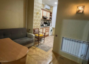 Satılır 4 otaqlı 93 m2 köhnə tikili Sahil m.