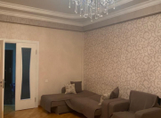 İcarəyə verilir 4 otaqlı 135 m2 yeni tikili Elmlər Akademiyası m.