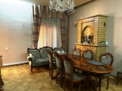 Satılır 4 otaqlı 110 m2 köhnə tikili Dostluq kinoteatrı