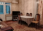 Satılır 4 otaqlı 100 m2 köhnə tikili İnşaatçılar m.