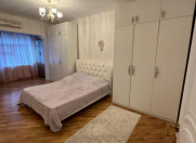 Satılır 4 otaqlı 105 m2 köhnə tikili Gənclik m.