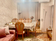 Satılır 3 otaqlı 70 m2 köhnə tikili Memar Əcəmi m.