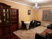 Satılır 4 otaqlı 90 m2 köhnə tikili Xalqlar Dostluğu m.