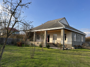 Satılır 2 otaqlı 196 m2 həyət evi Oğuz