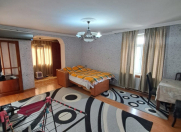 İcarəyə verilir 1 otaqlı 35 m2 köhnə tikili Qara Qarayev m.