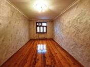 Satılır 2 otaqlı 57 m2 köhnə tikili 8 km