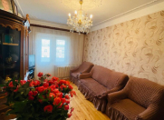 Satılır 4 otaqlı 90 m2 köhnə tikili İnşaatçılar m.