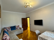 Satılır 2 otaqlı 60 m2 köhnə tikili Əhmədli m.