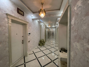 Satılır 3 otaqlı 160 m2 yeni tikili 28 May m.