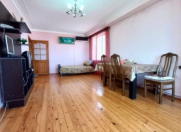 Satılır 2 otaqlı 55 m2 köhnə tikili Qara Qarayev m.