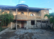 Satılır 8 otaqlı 240 m2 həyət evi Binə