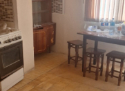 İcarəyə verilir 3 otaqlı 100 m2 köhnə tikili Y.Günəşli