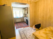 Satılır 4 otaqlı 80 m2 köhnə tikili İnşaatçılar m.