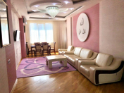 Satılır 3 otaqlı 100 m2 yeni tikili Nizami m.