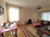 Satılır 2 otaqlı 75 m2 köhnə tikili Gənclik m.