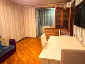 Satılır 2 otaqlı 45 m2 köhnə tikili Gənclik m.