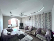 Satılır 3 otaqlı 70 m2 köhnə tikili Neftçilər m.