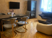 Satılır 3 otaqlı 90 m2 köhnə tikili Qara Qarayev m.